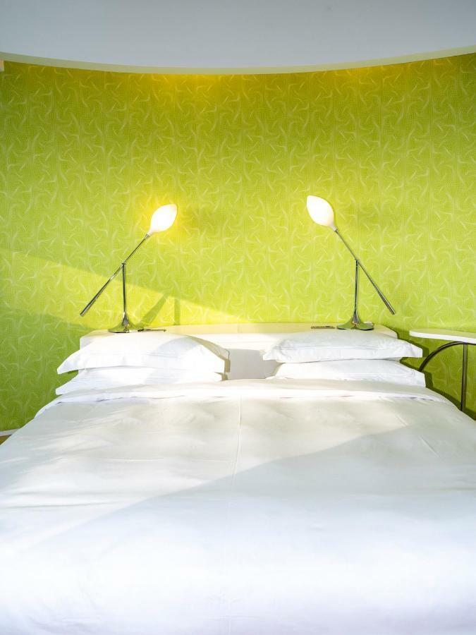 Hotel Semiramis 5*